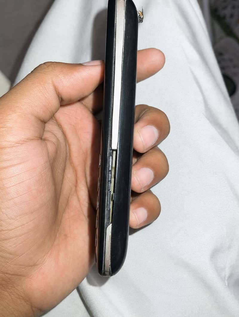 QMobile 3