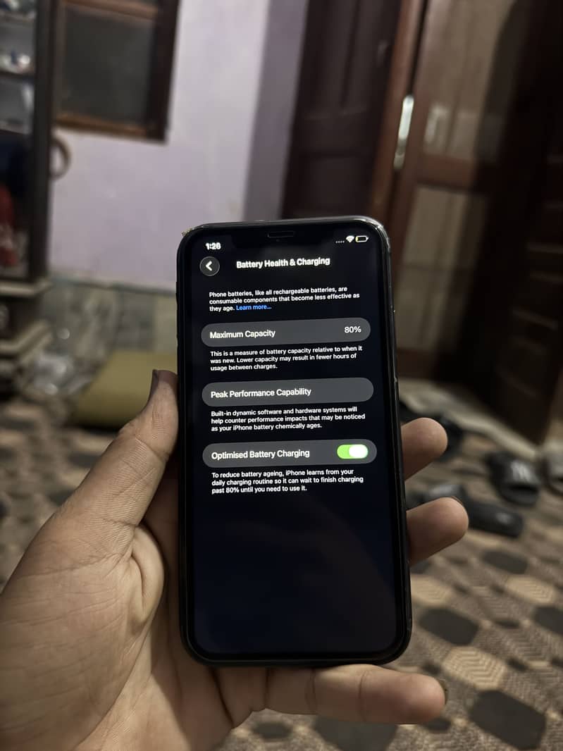 Apple iPhone 11 4