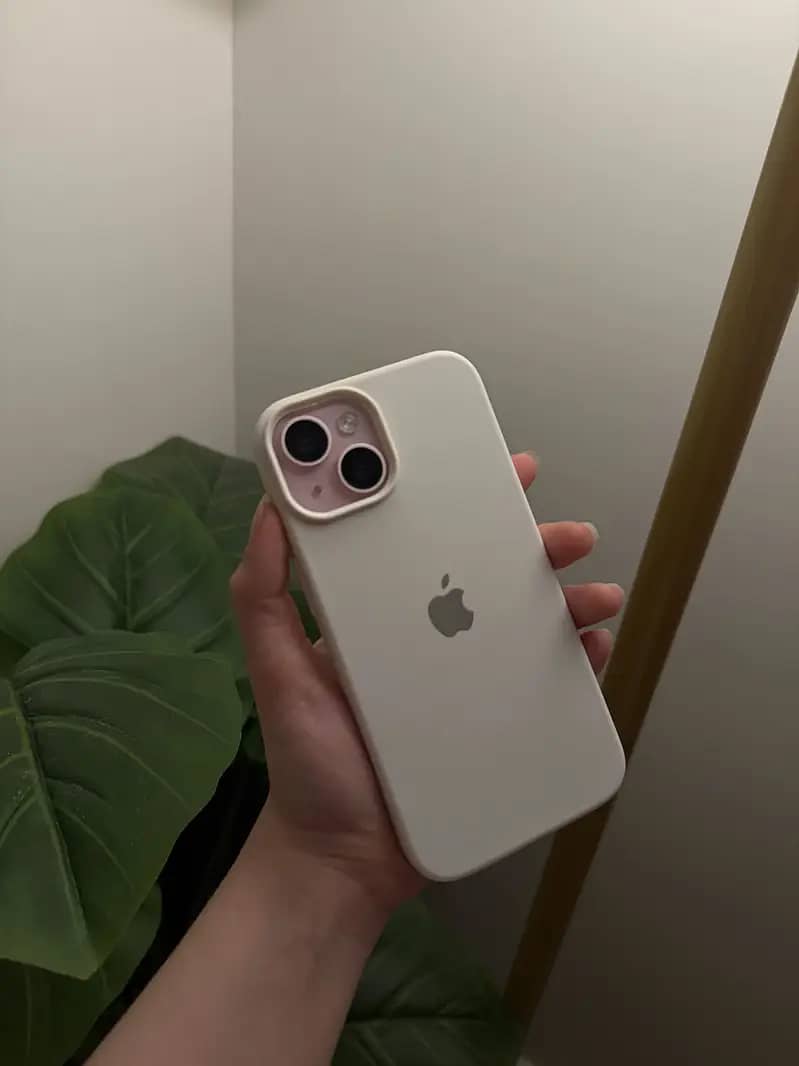 Apple iPhone 15 2