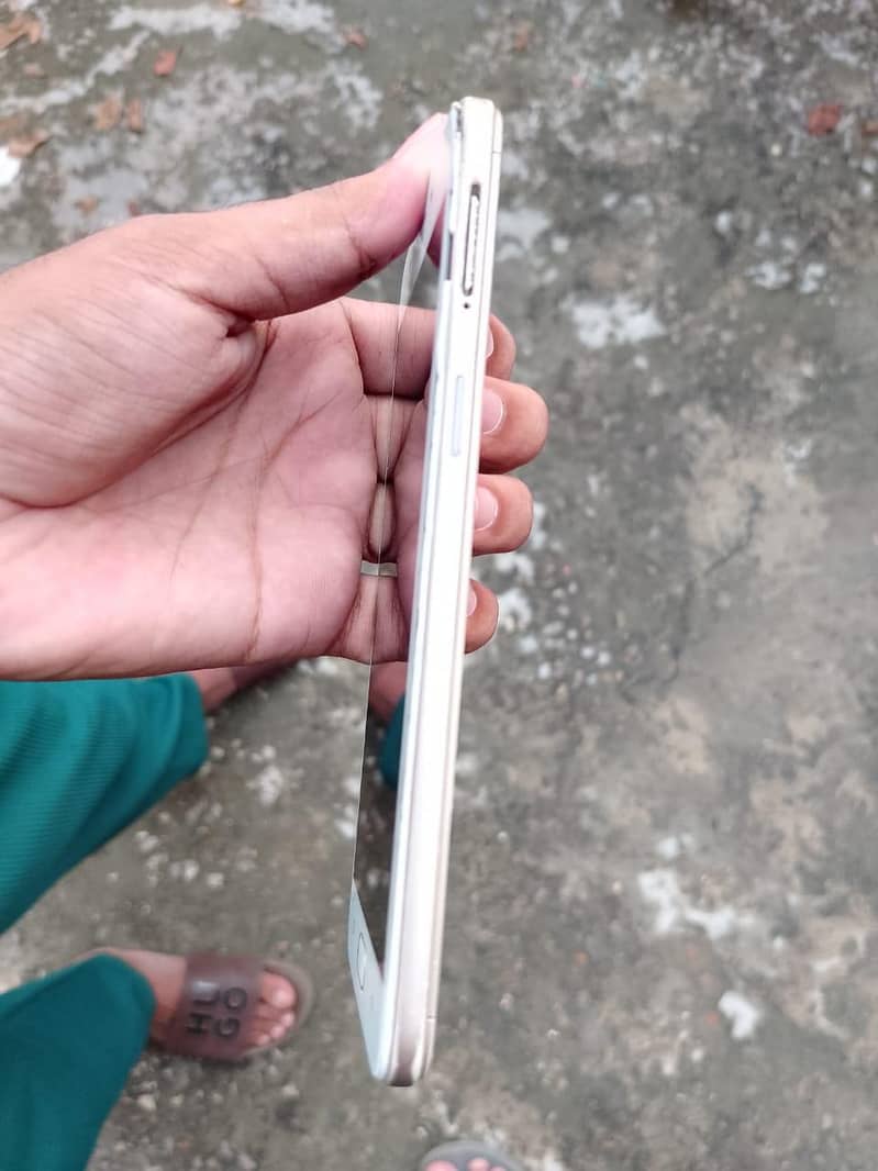 OPPO A57 1