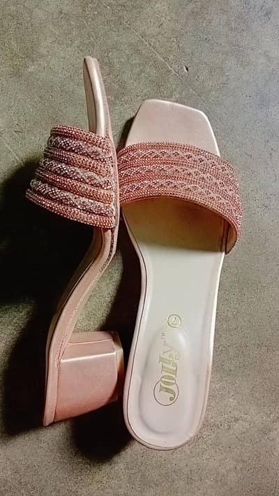 New Light Golden Comfortable Light Heel Shoes – Stylish & Classy