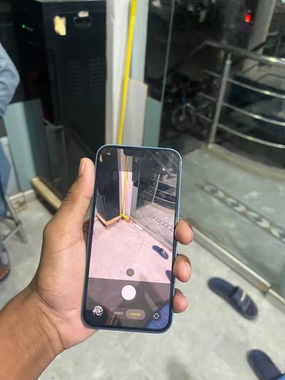 Apple iPhone 13