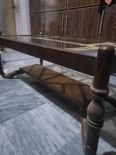 Wooden Tea Table with broken Glass Top – Replacable glass top