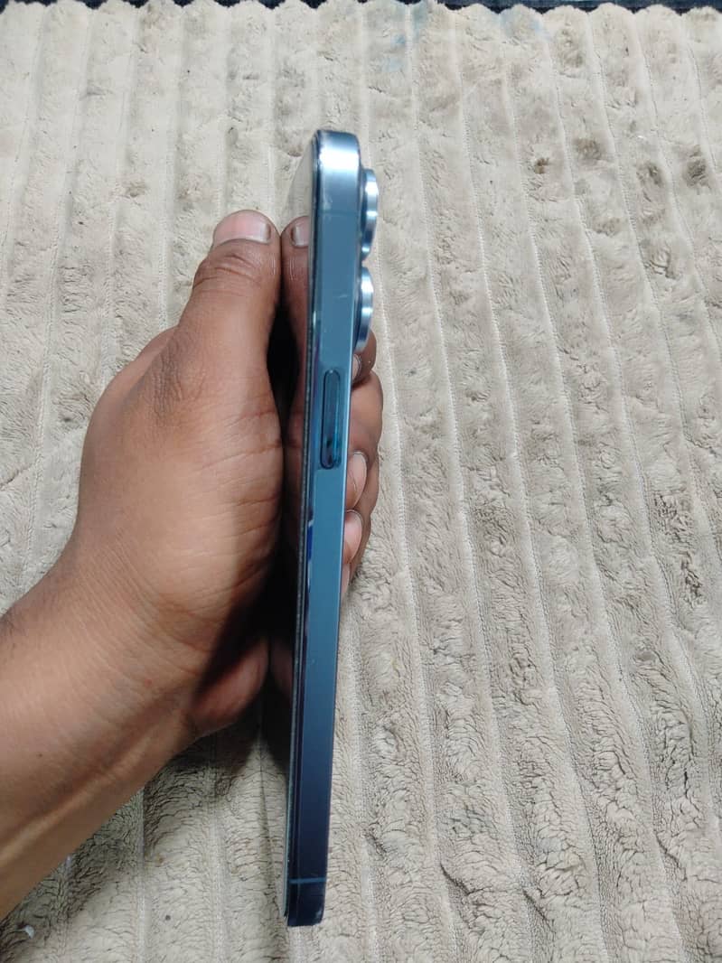 Apple iPhone 13 Pro Max 3