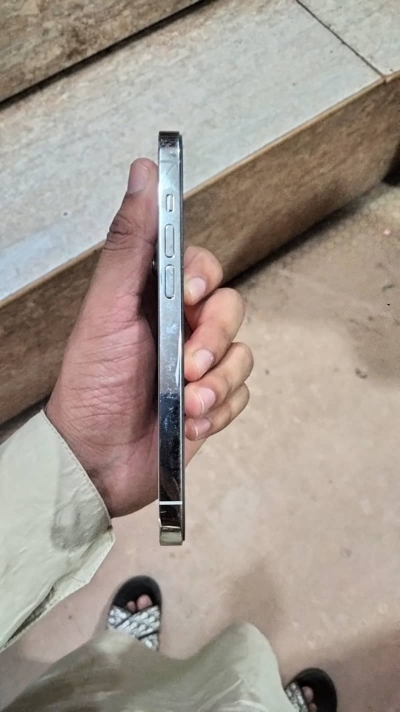 Apple iPhone 14 Pro 0