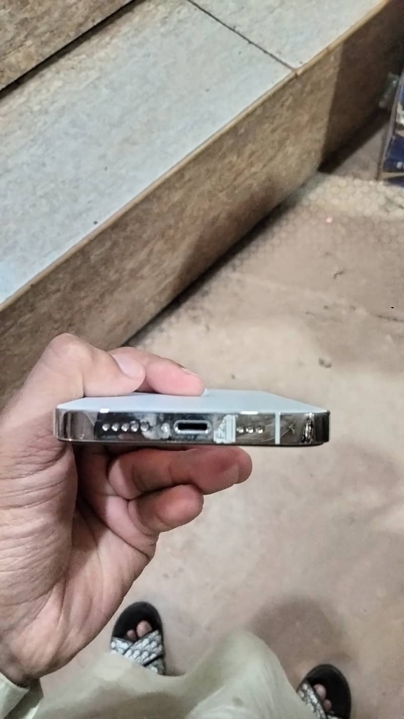 Apple iPhone 14 Pro 1
