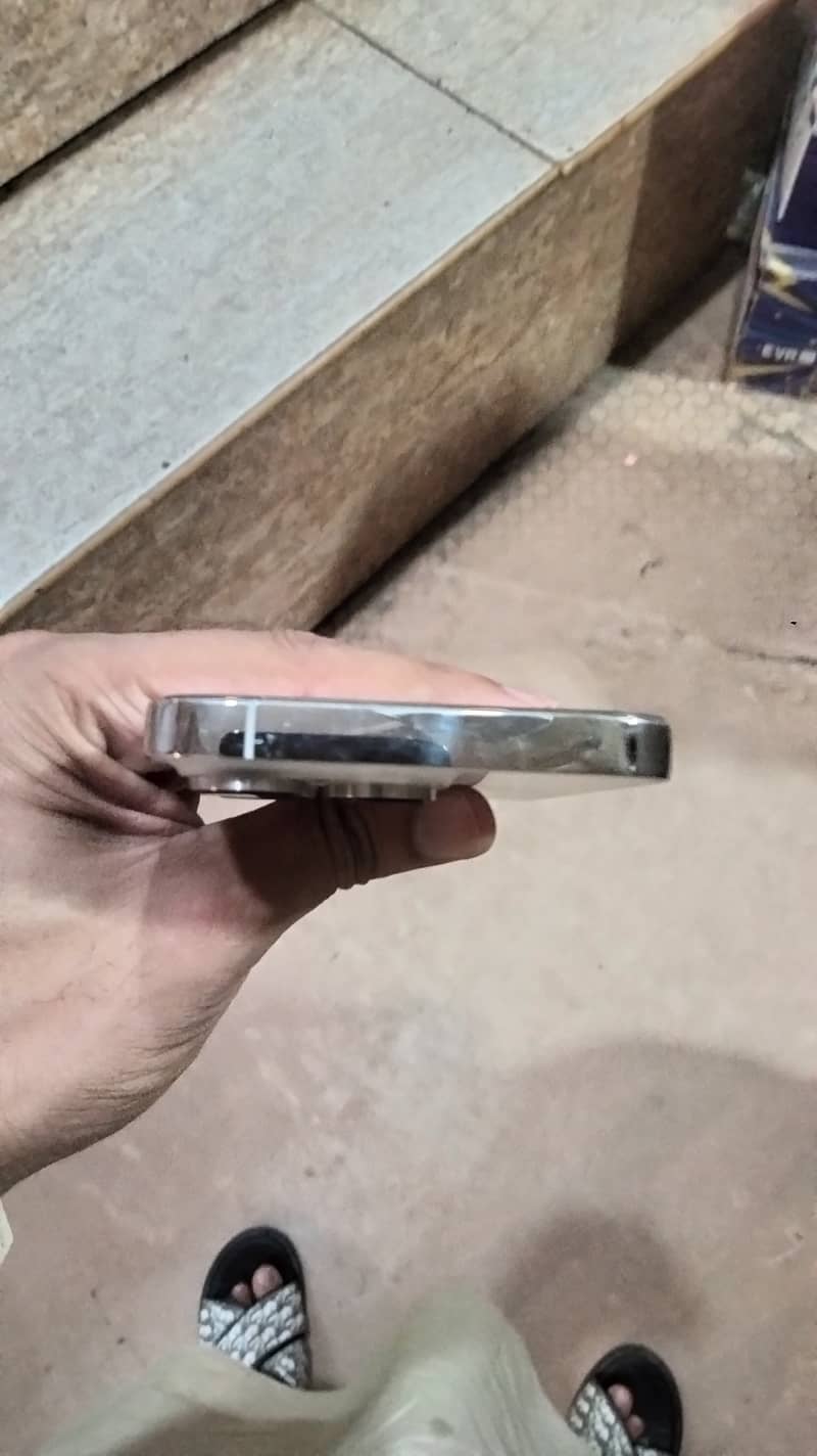 Apple iPhone 14 Pro 2