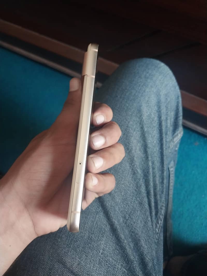 Google Pixel 8 2