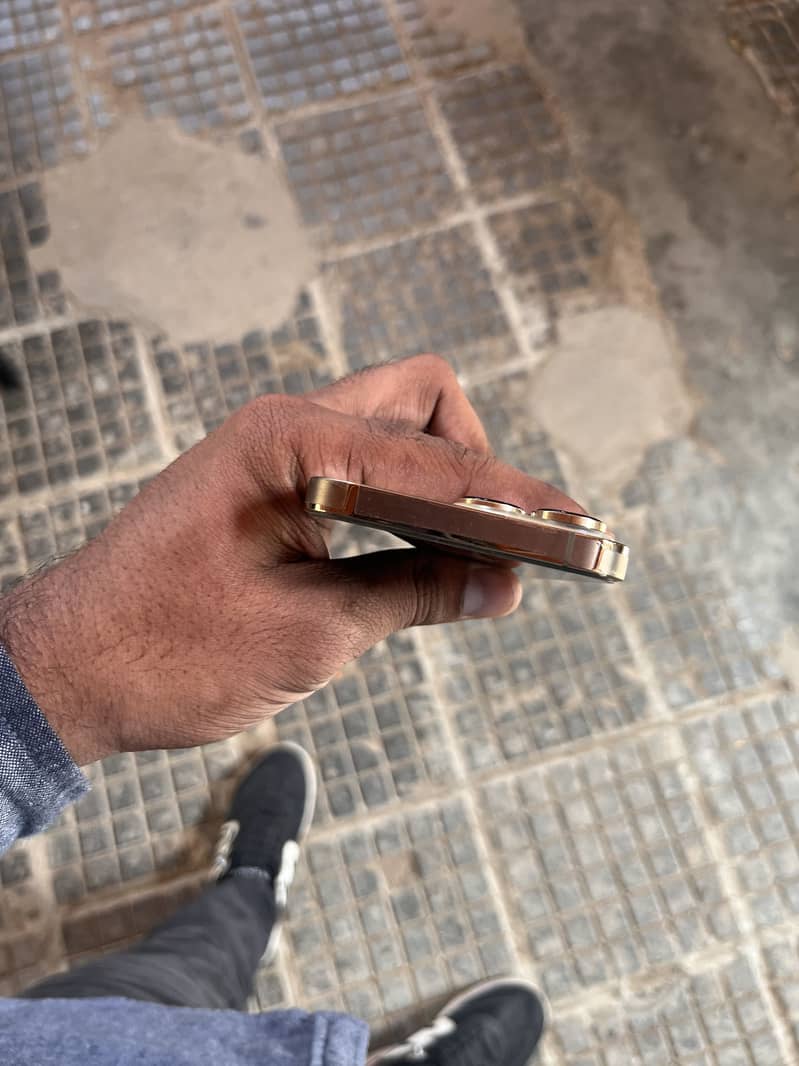 Apple iPhone 13 Pro 1