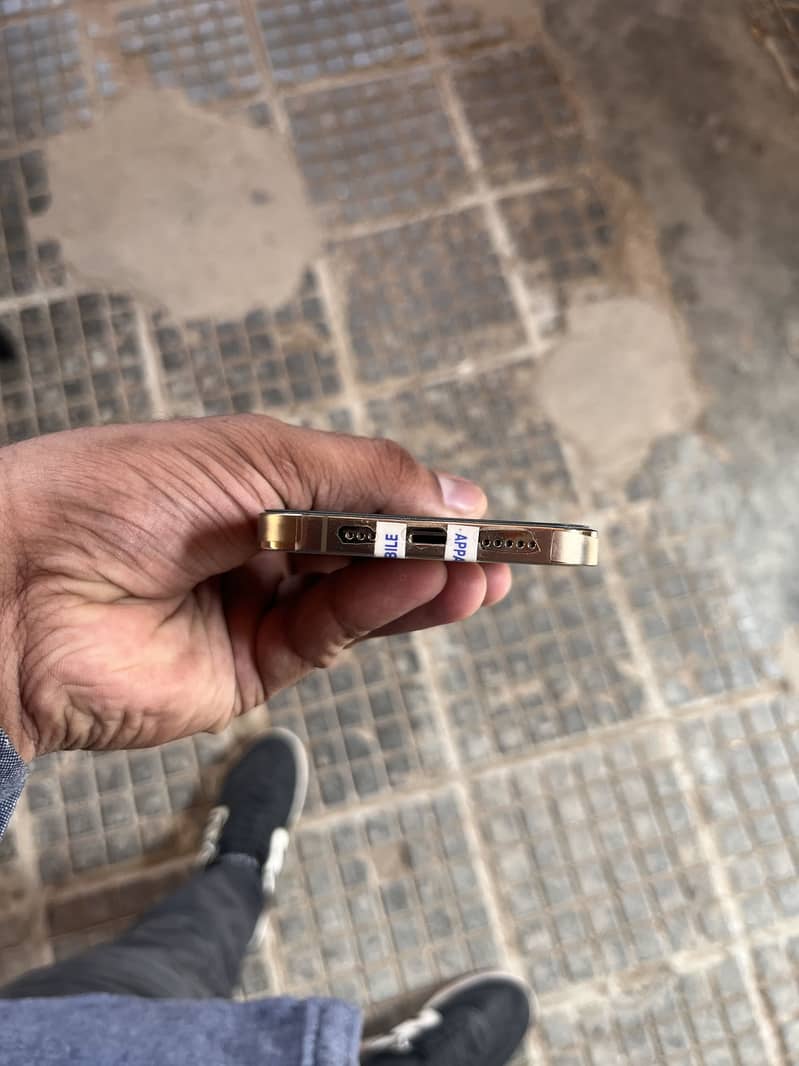 Apple iPhone 13 Pro 2