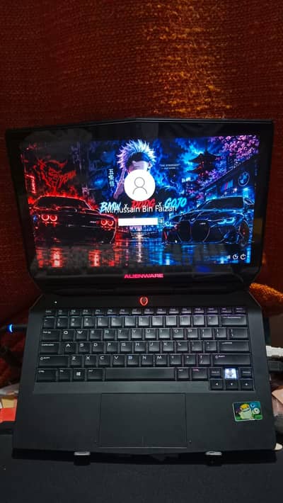 GAMING LAPTOP WITH EXTERNAL GAMING KEYBOARD AND MOUSE