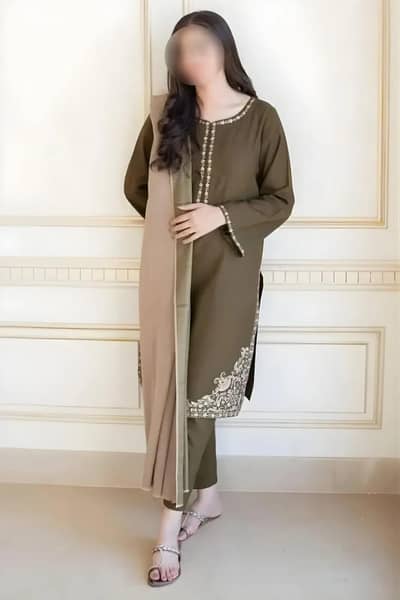 Green embroidered  lawn 3 PCs woman suit set