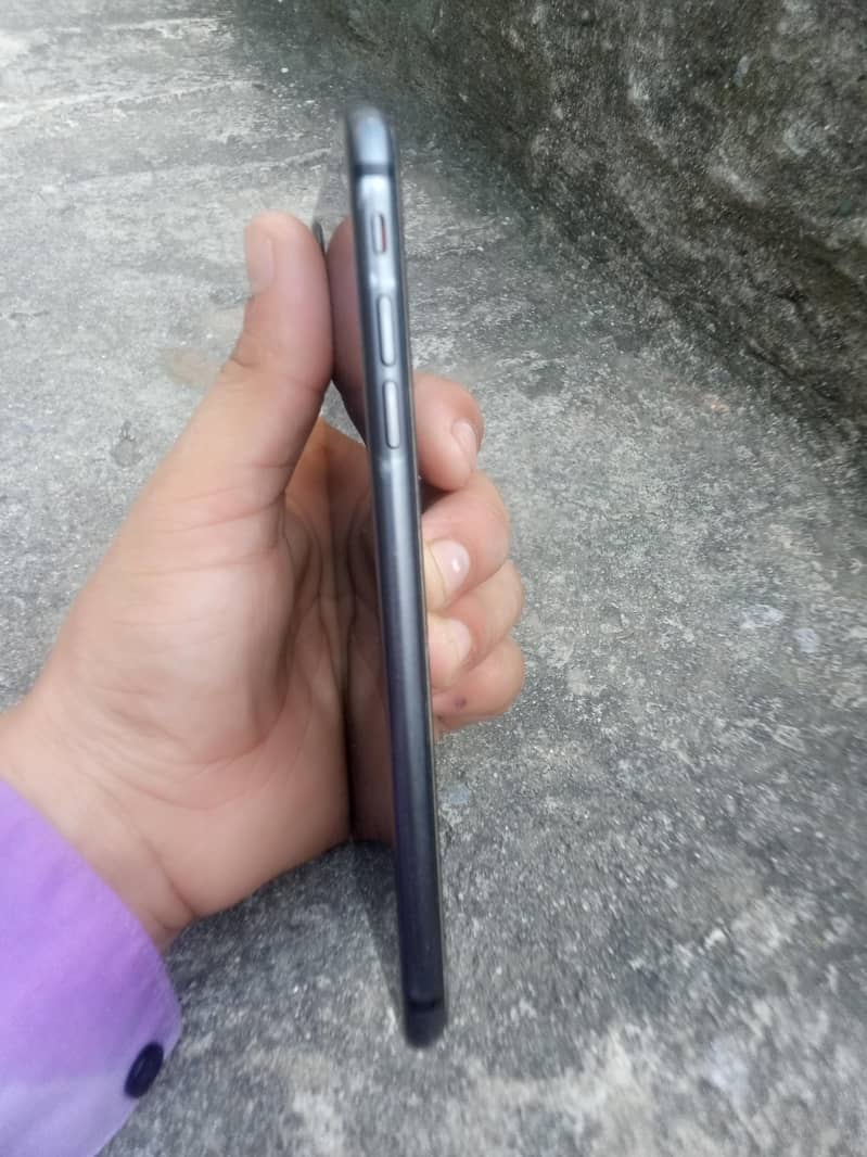Apple iPhone 8 Plus 1