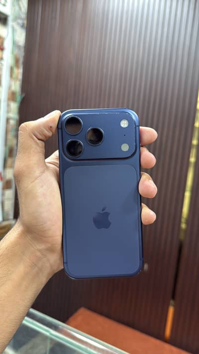 Apple iPhone 17 Pro jv blue