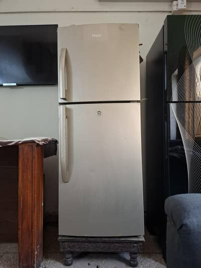 Haier ka  refrigerator sale ke liye available. 03337466690