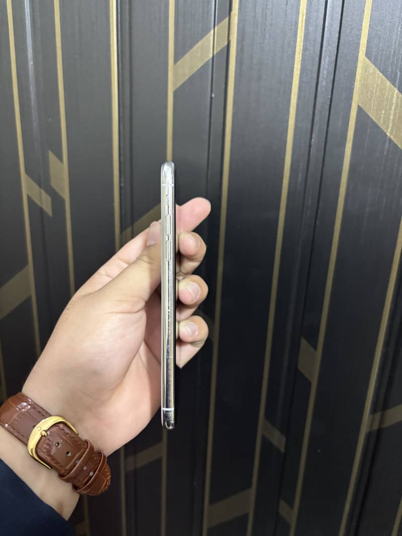 iPhone X 3