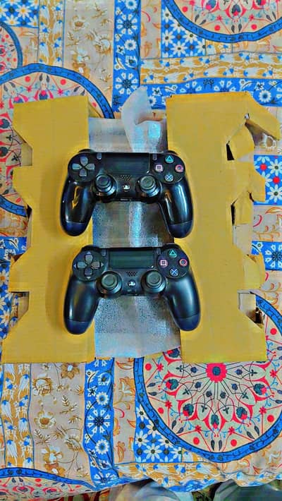 PS4 | 1TB | 12 Games Copied| With BOX | 2 Controllers |