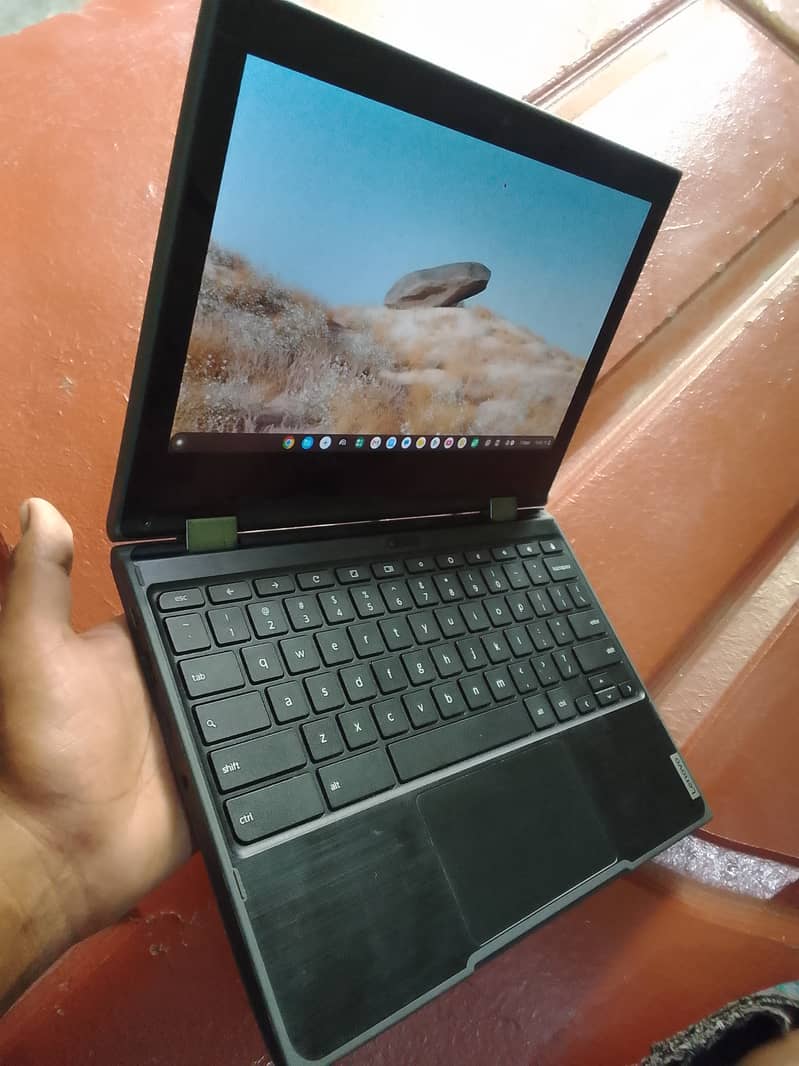 Touch laptop computer 0