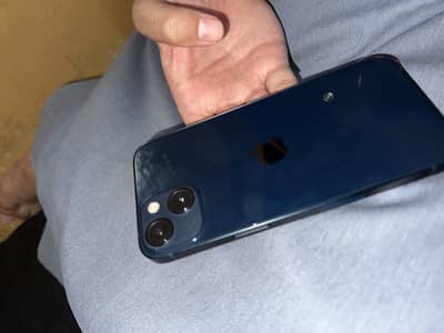 Apple iPhone 13