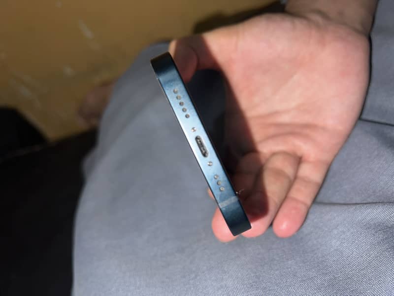 Apple iPhone 13 4