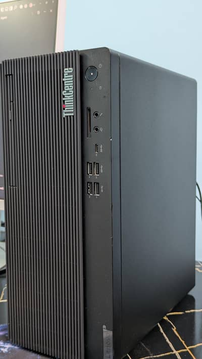 Lenovo ThinkCentre M70t Gen 4