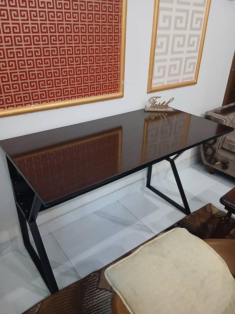 Laptop Table 2