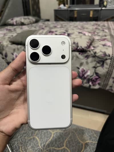 Apple iPhone 17 Pro  silver with box