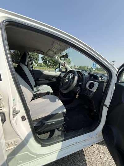 Toyota Vitz 2011