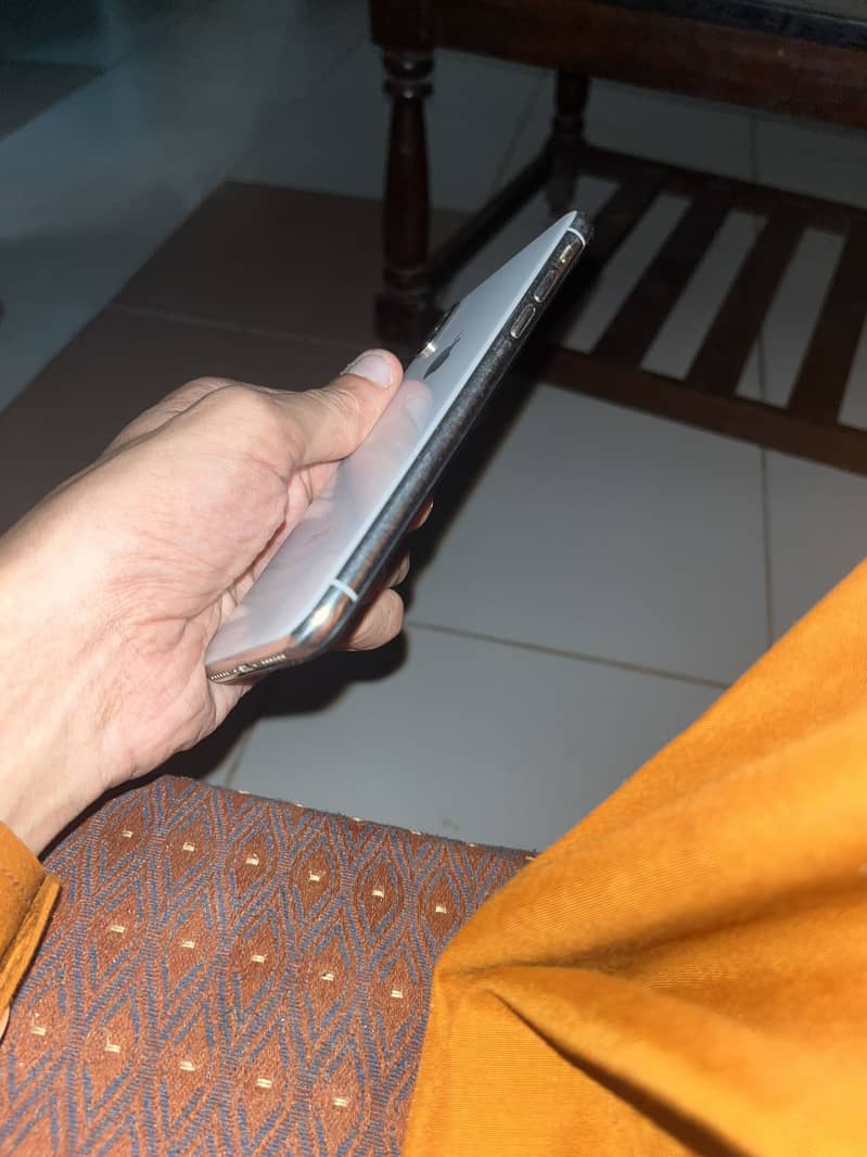 Apple iPhone X 0
