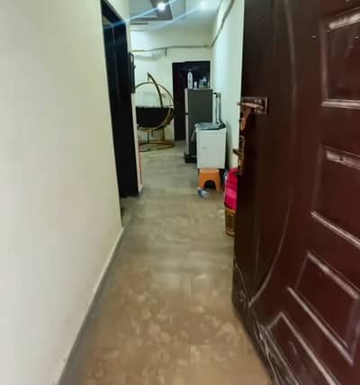 3 marla flat for Rent 1st Flor