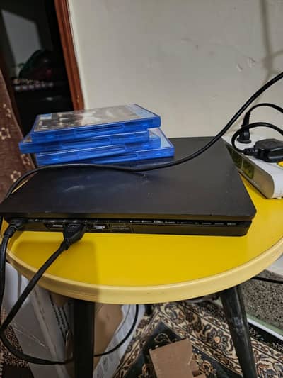 PS4 slim