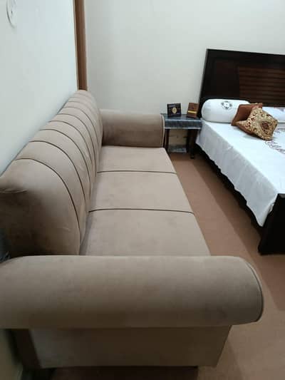 5 Seater Sofa Set (3+1+1) - Like New