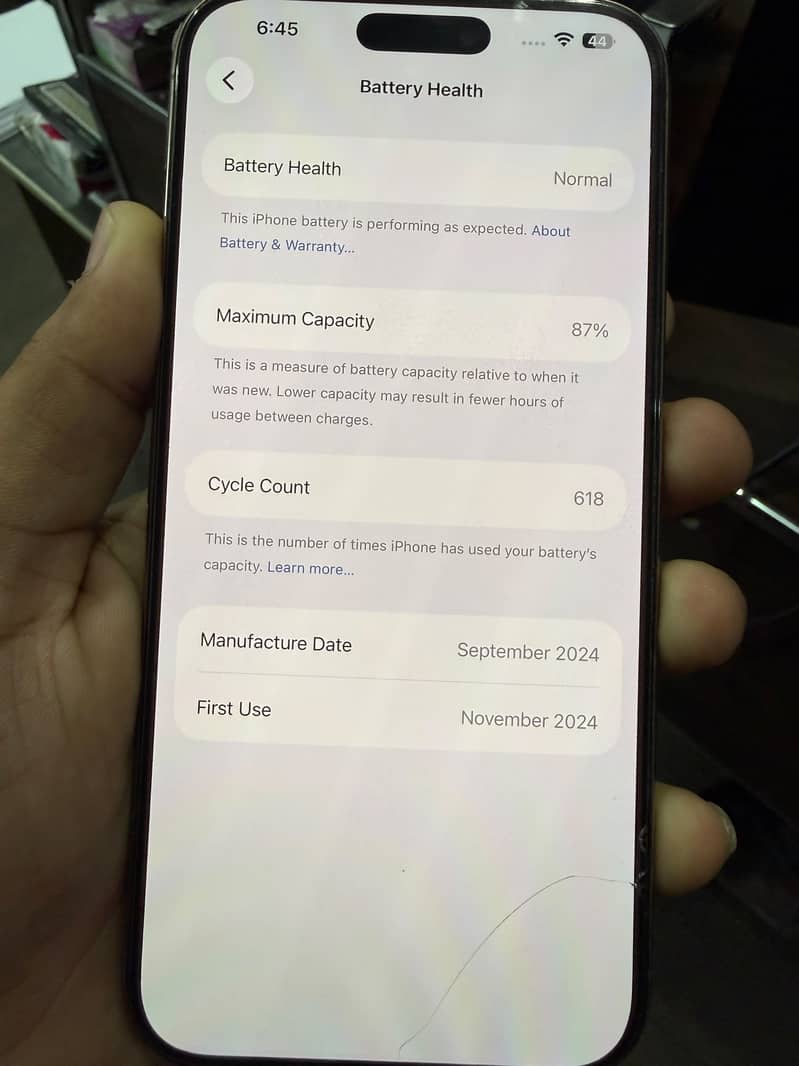 Apple iPhone 16 Pro Max 4