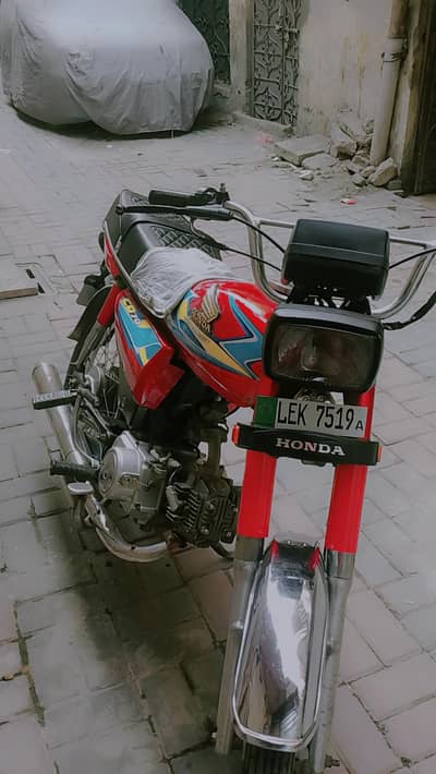 road prince 2016 model 10/9 condition Whatsapp number 03245510180