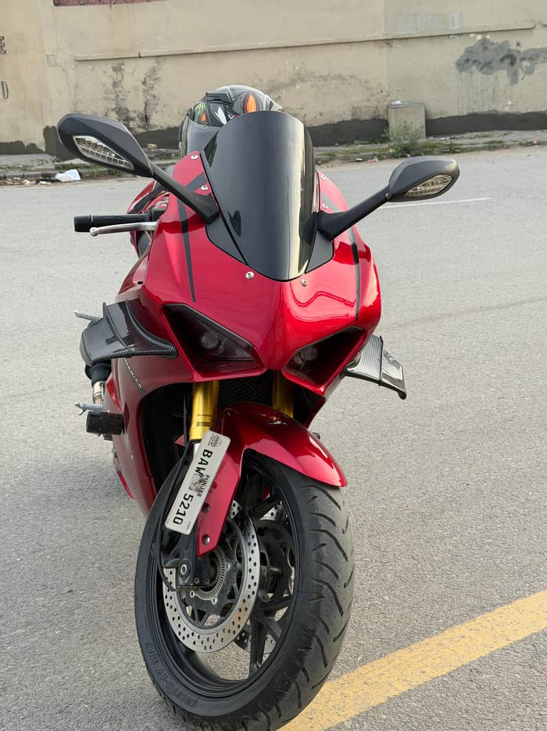 Ducati v4 2