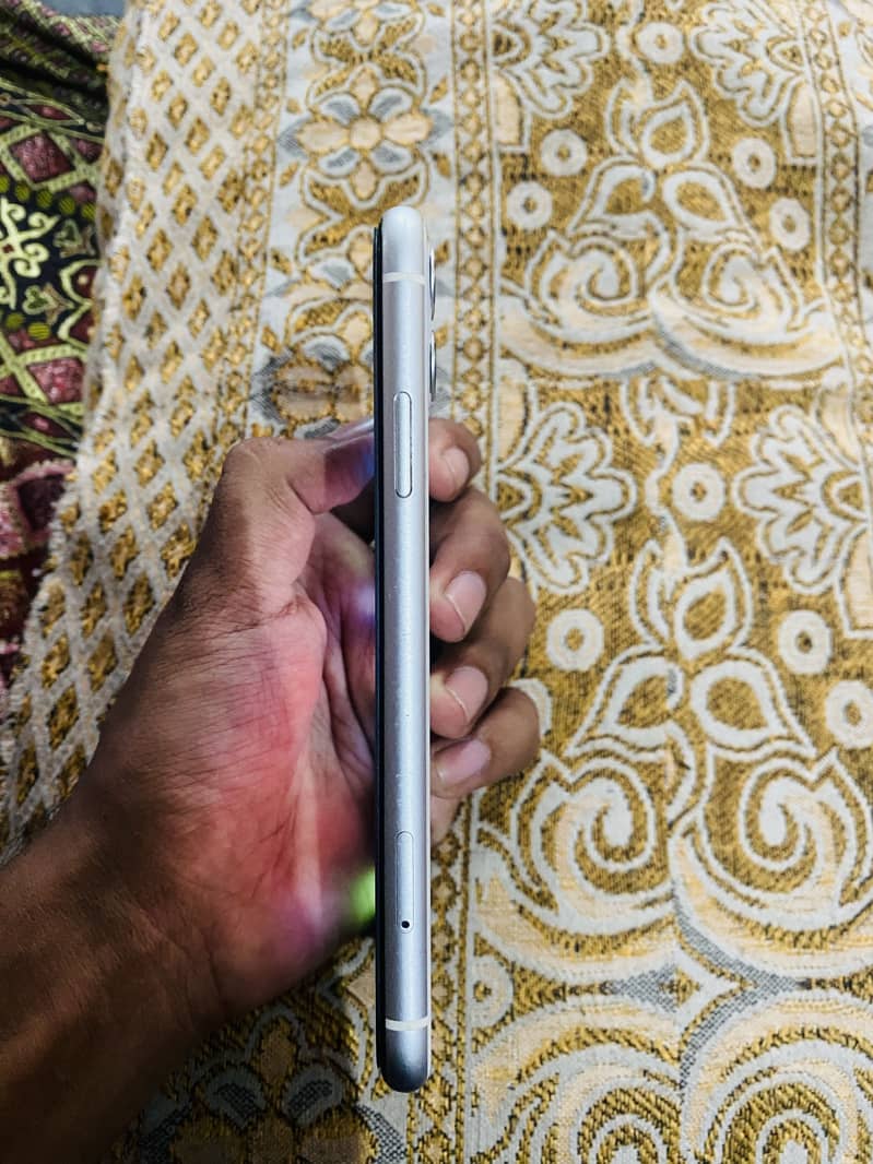 Apple iPhone 11 1
