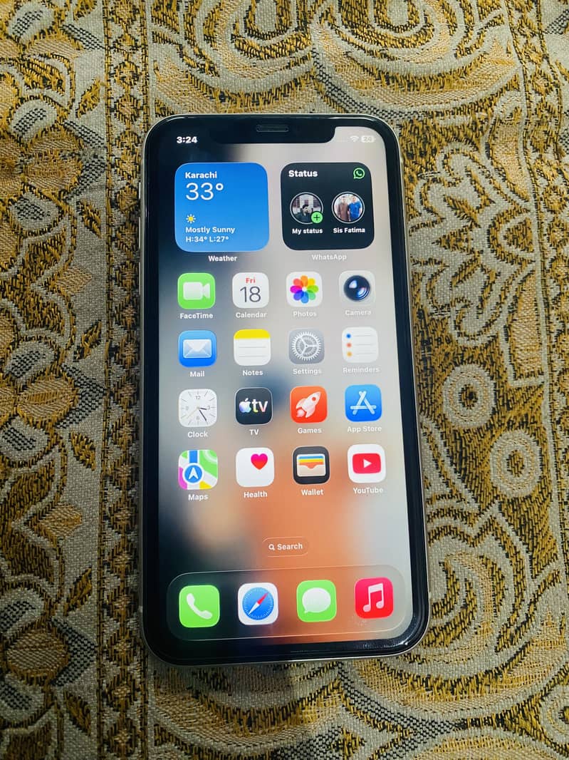 Apple iPhone 11 4