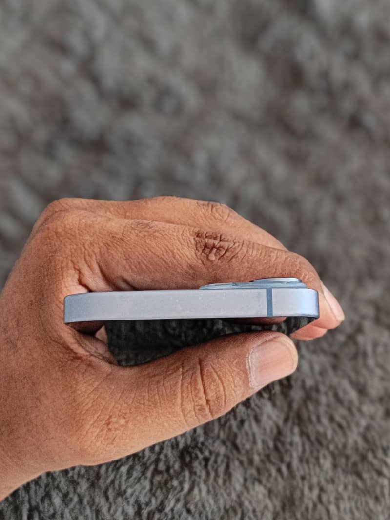 Apple iPhone 14 4