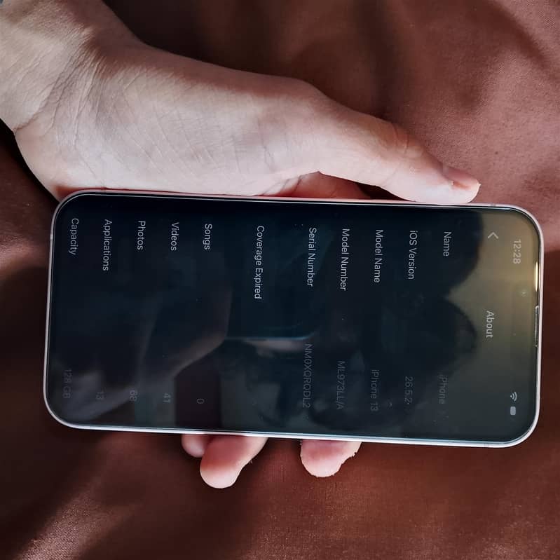 Apple iPhone 13 4