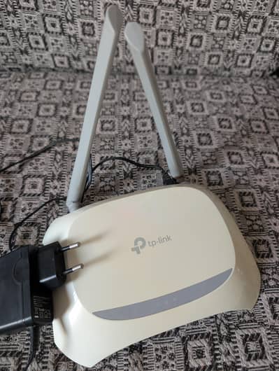 TP-Link TL-WR840N 300Mbps WiFi Router Box + Adapter