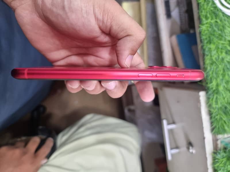 Apple iPhone 11 3