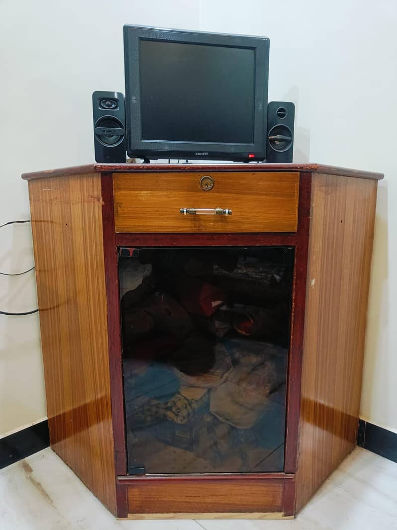 LED Tv Corner 1
