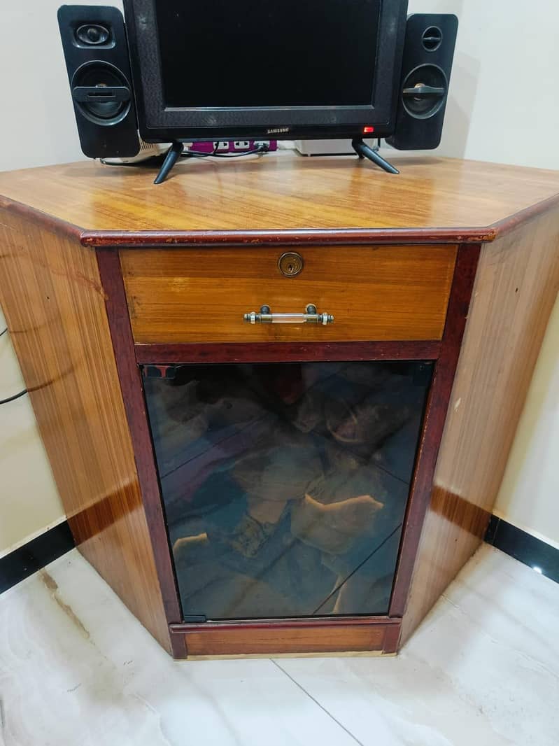 LED Tv Corner 2