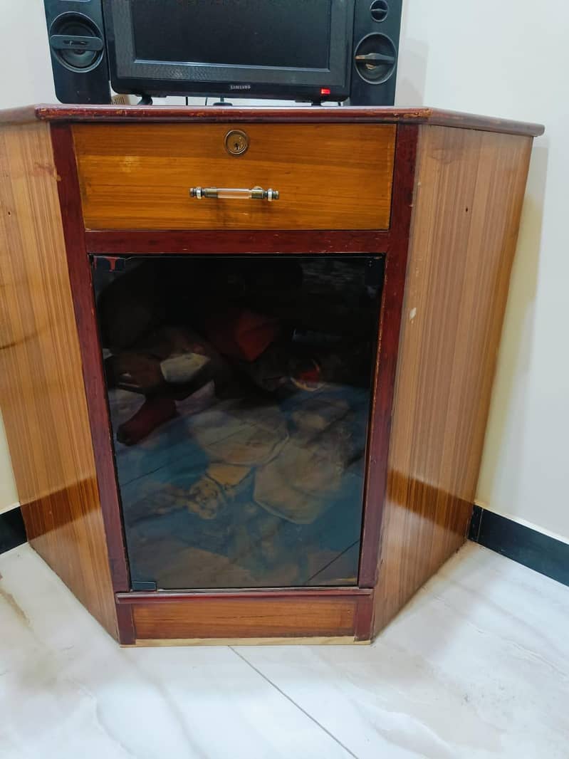 LED Tv Corner 4