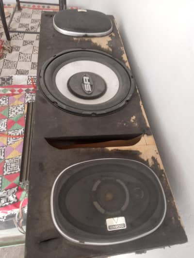 speaker and amplifier woofer