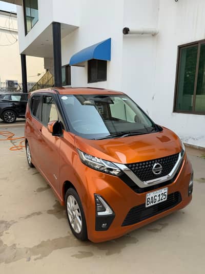 Nissan Dayz Highway Star S Hybrid X pro pilot.