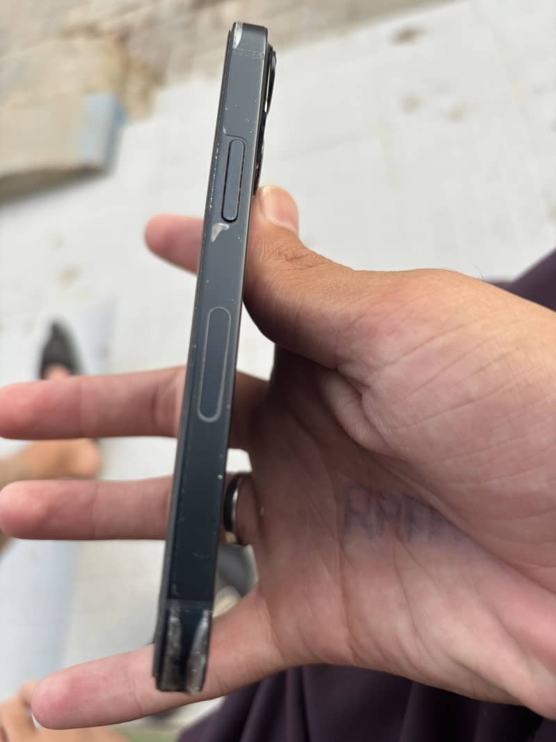 Apple iPhone 13 mini 3