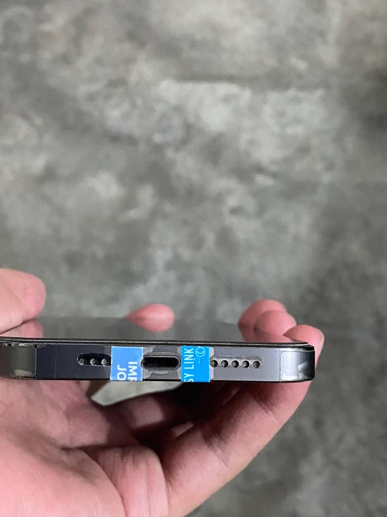 Apple iPhone 13 Pro 2