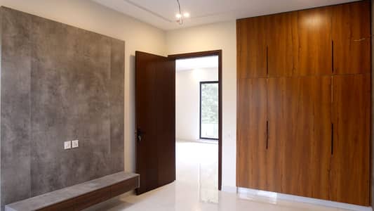 Signature TownHouse Etihad Town Phase 1