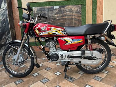 Honda 125 Red 2025